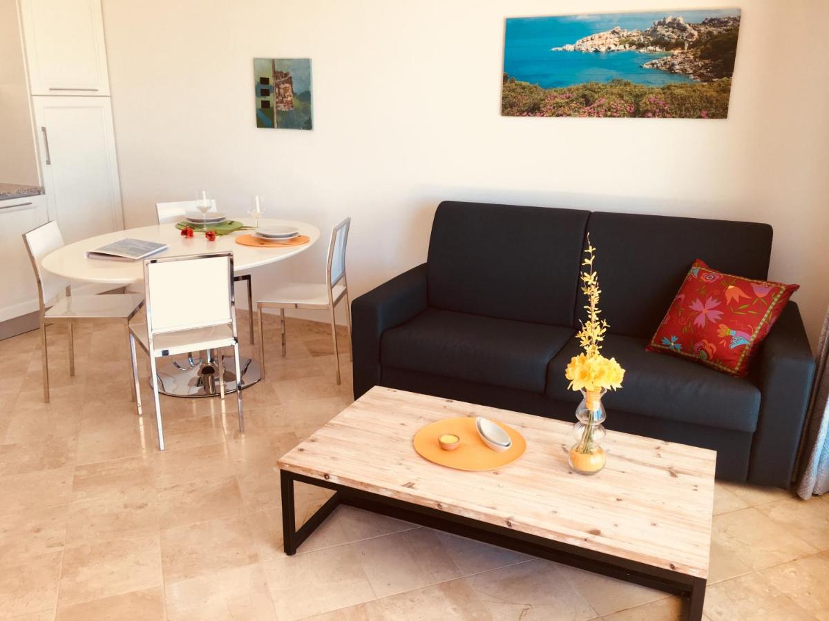 Splendid Seaview Apartment no 13 - Housity