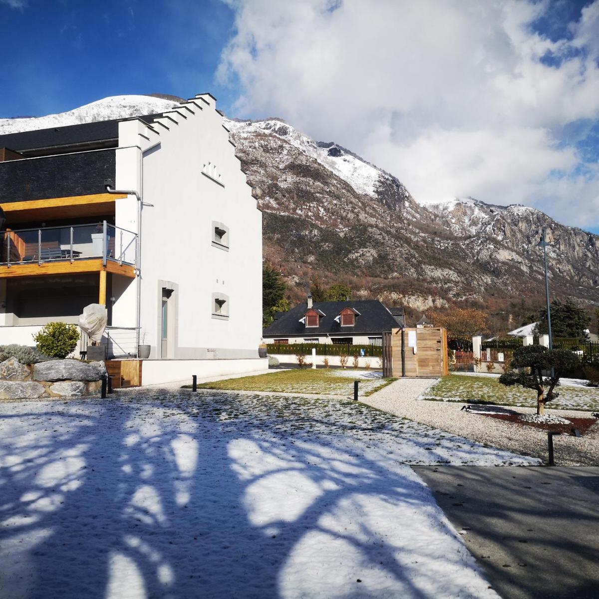 Grands Appartements avec Jacuzzi Privé By L'Argalyde Spa&Détente - Housity