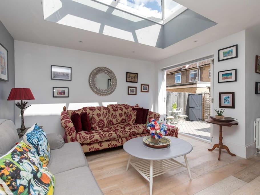 The Treehouse, Eton High Street, Walk 2 Windsor - Housity