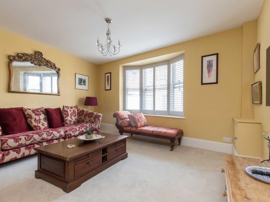 The Treehouse, Eton High Street, Walk 2 Windsor - Housity