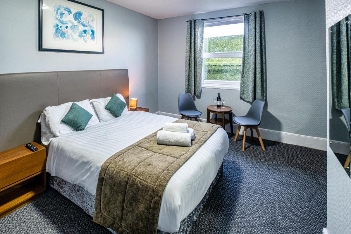 Royal Lion Hotel - Housity
