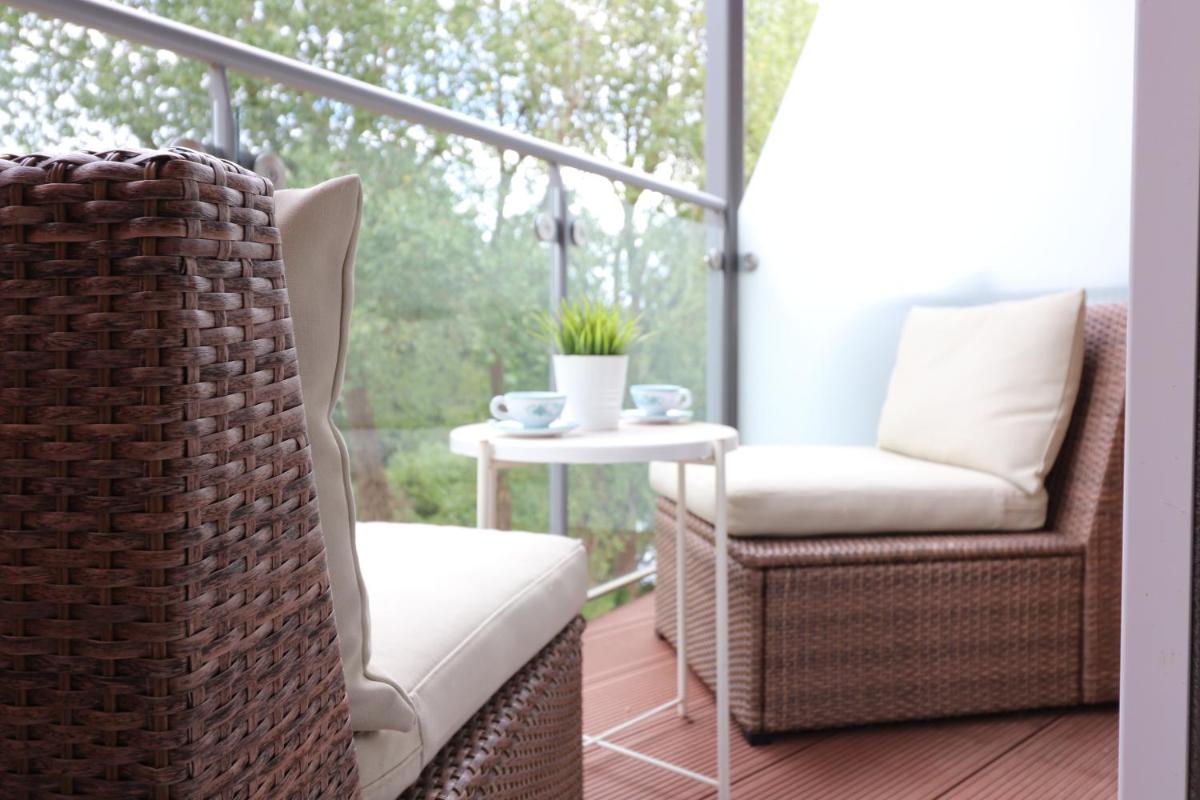 Riverside 2 Bedroom Serviced Accommodation - Housity