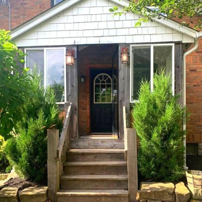 Loudon Crest Farm House - Housity