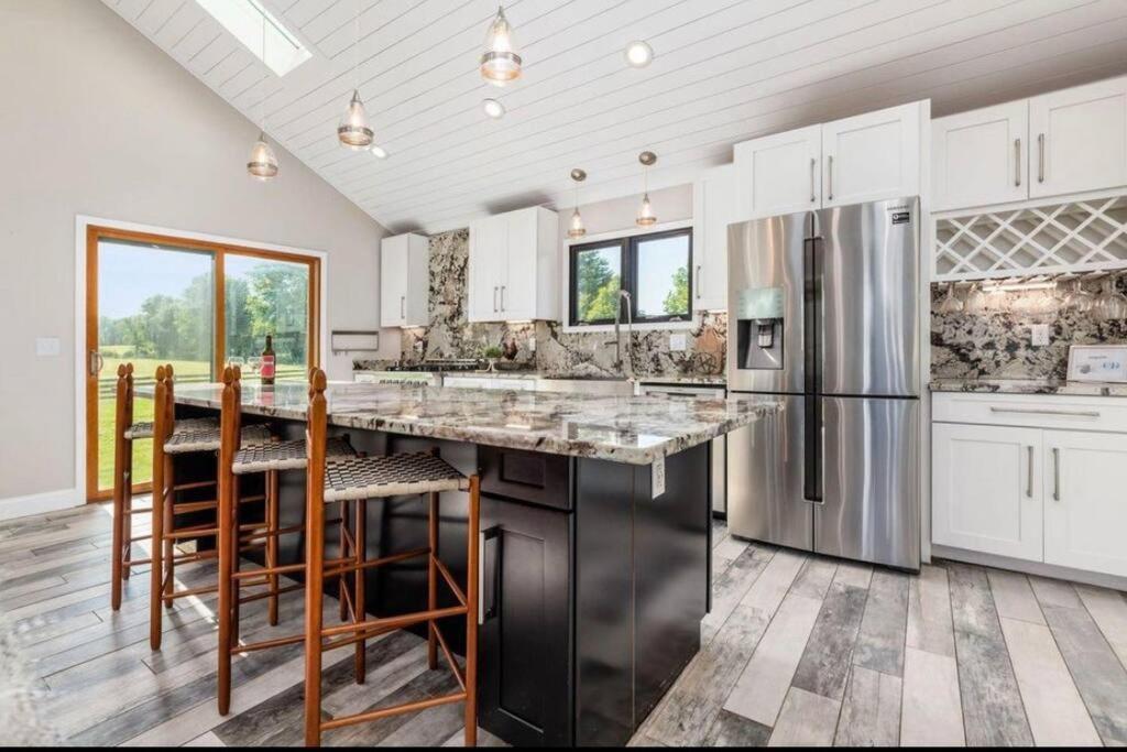 North 64 Farms Gorgeous sunrise & sunset view - Housity