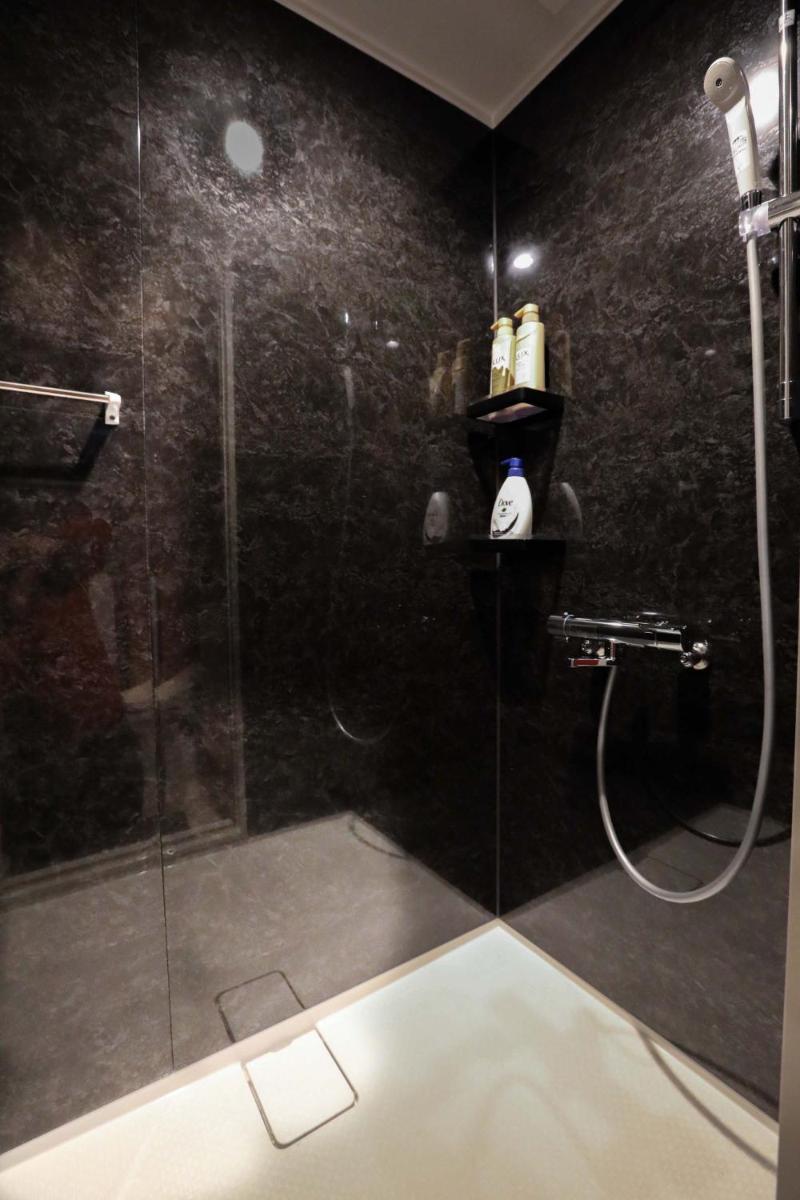 ZDT-614 - Housity