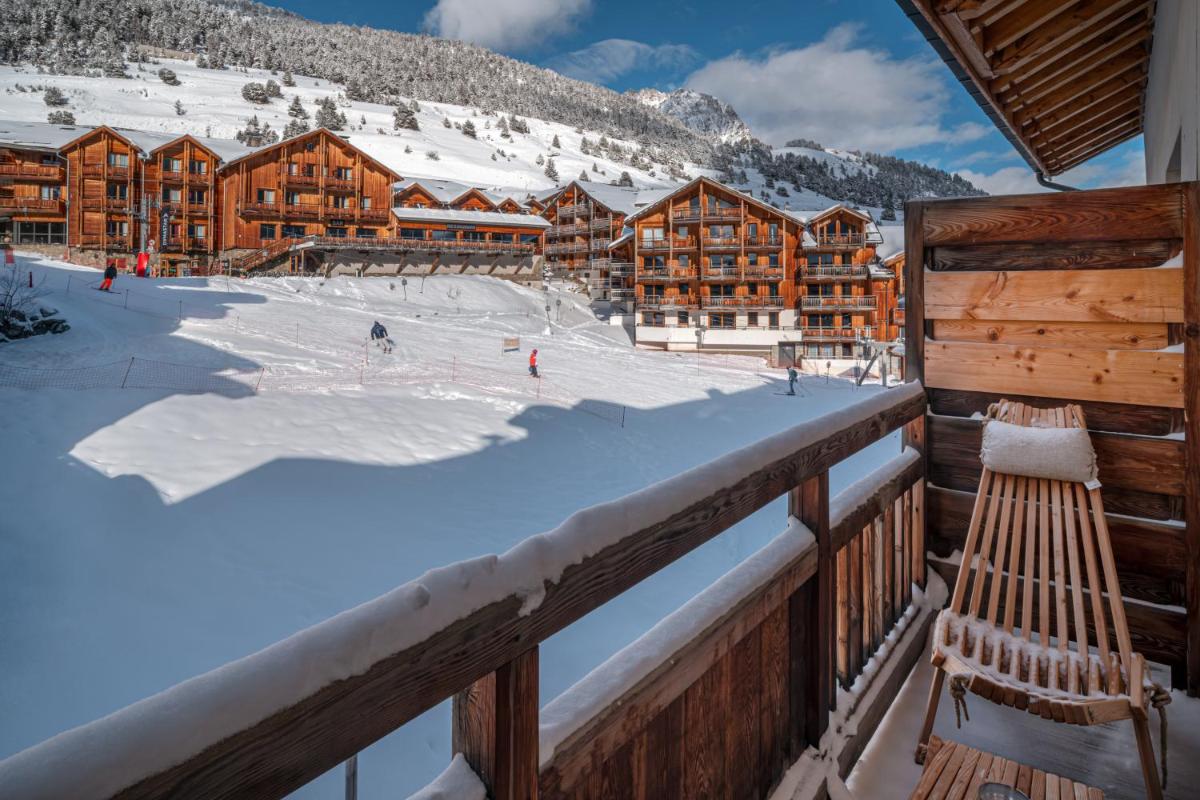 L'établissement Le Chalet Blanc Hôtel & Spa en hiver