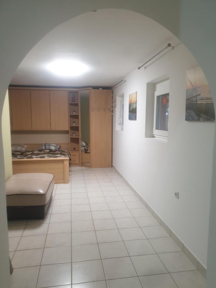 TomajLóvastora Romantikus Ház - Housity
