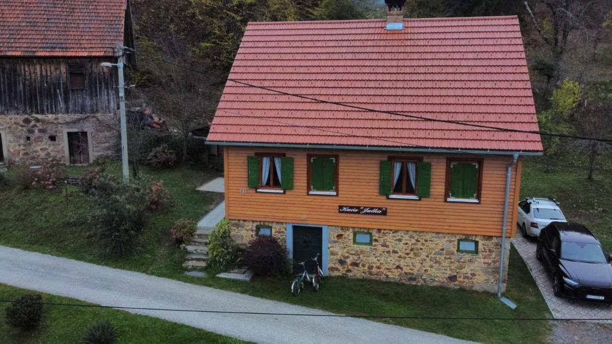 Kuća za odmor ''Julka'' - Housity