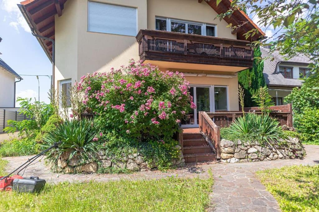 Feb 2024 Luxury room with private terrace in amazing house - Housity