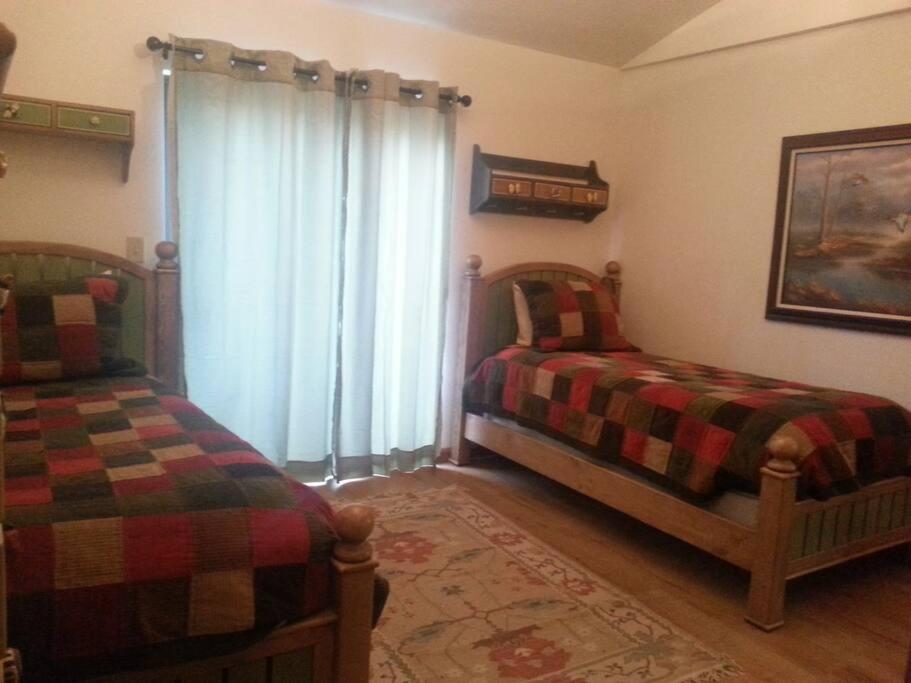 Cozy Flagstaff Home in Cool Pines - Country Club - Housity