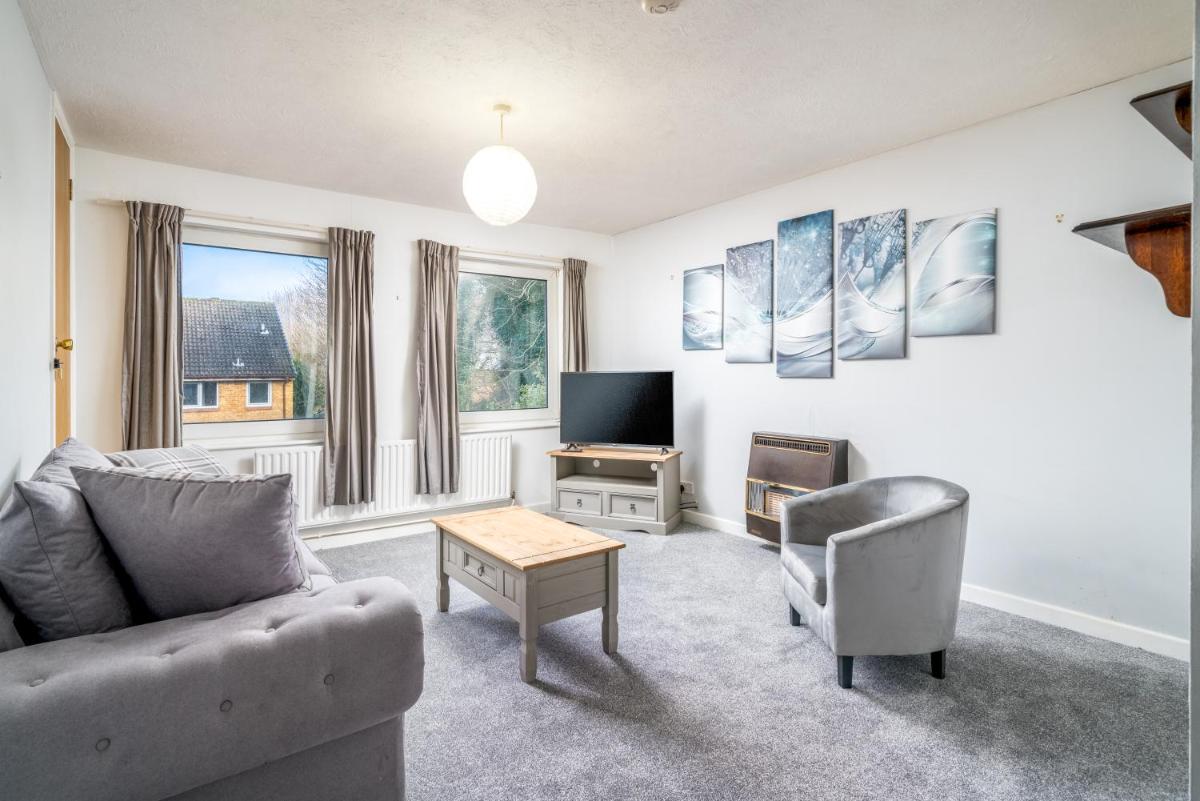 Spacious Pet-Friendly Apartment in Crawley by Sublime Stays - Housity