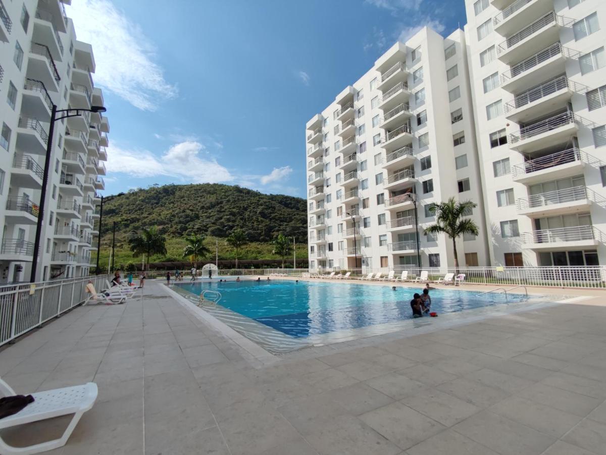 Hermoso apartamento con piscina (alberca). - Housity