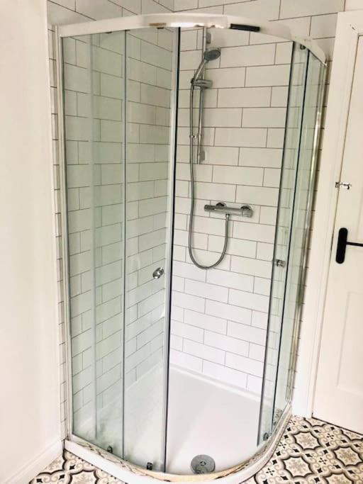 Cosy House, Lisburn Road - Housity
