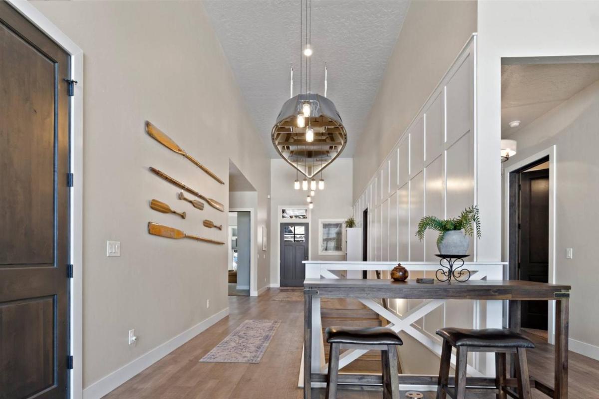 Pilgrims Cove Lake House - Housity