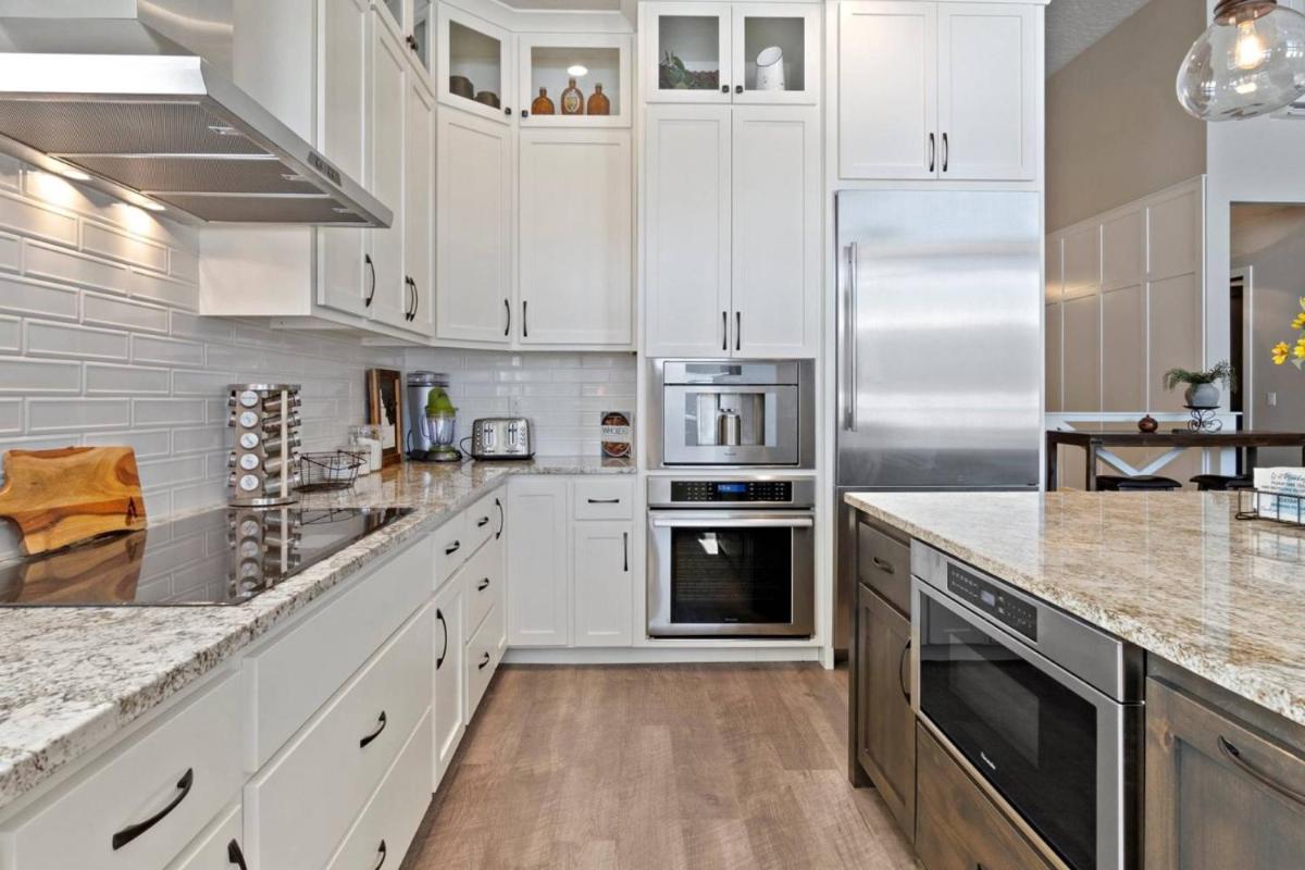 Pilgrims Cove Lake House - Housity