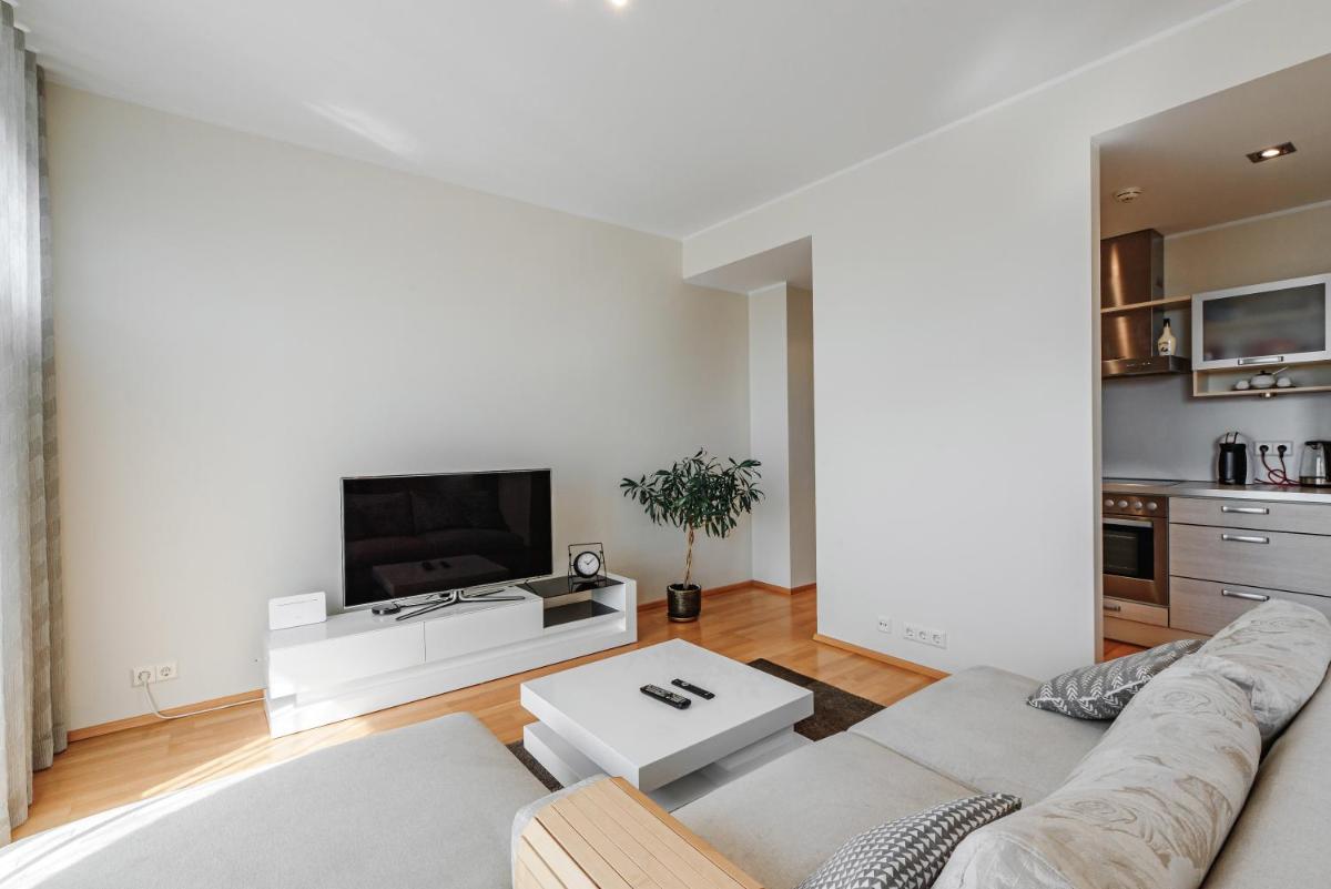 AirHome - Old Town View 2 - Housity
