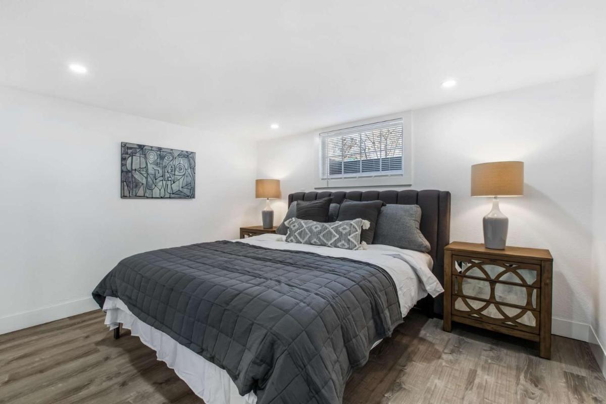 Twenty Twenty - Housity