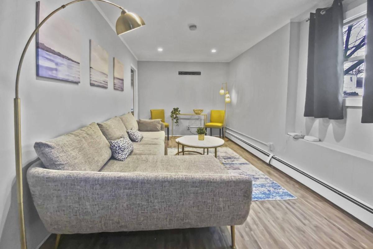 The Spot - Housity