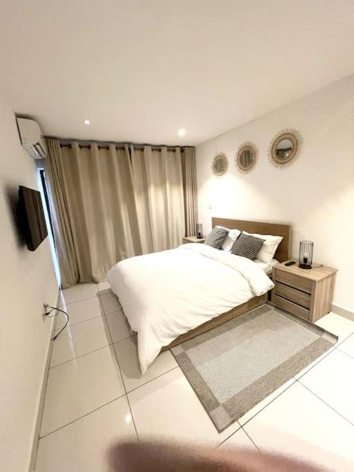 Stylish 2BR in Accra - 7mins from the Airport - Housity