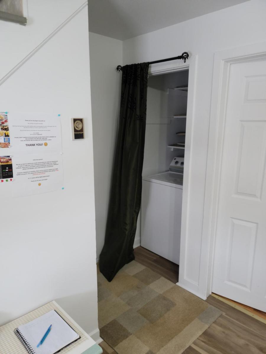 Downtown apartment next to highway netflix+wifi - Housity