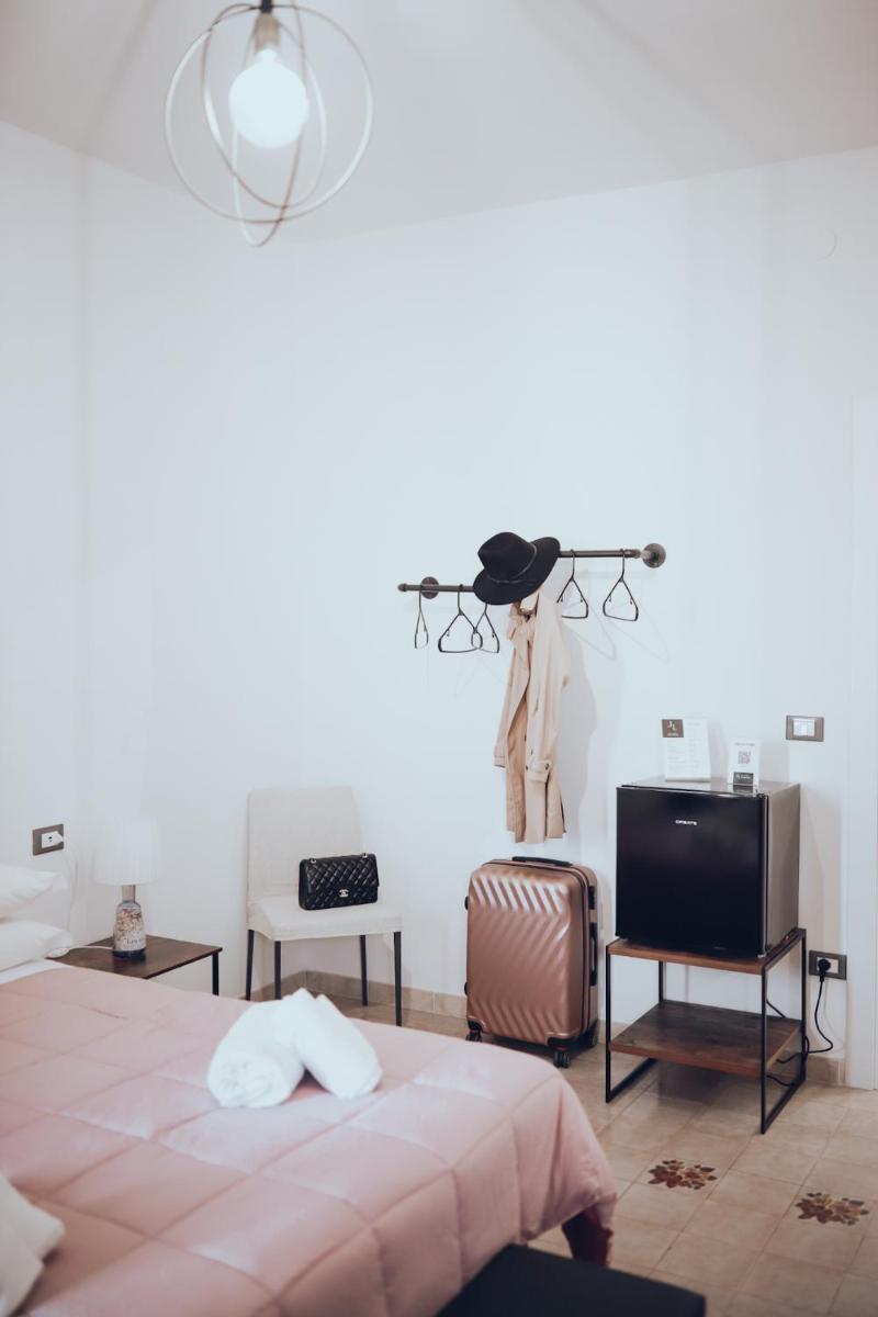 JL GUEST House - Housity