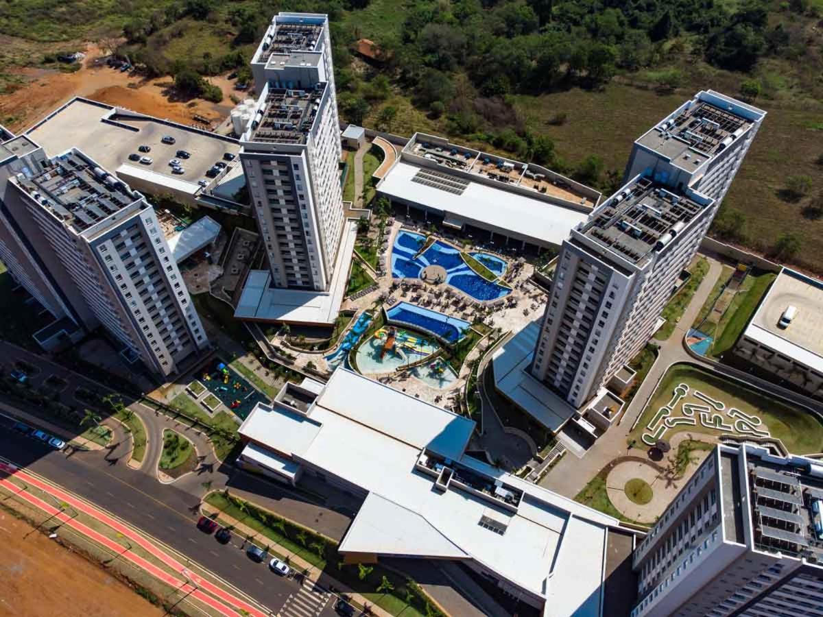 Apartamento em Resort Solar das Águas - Housity