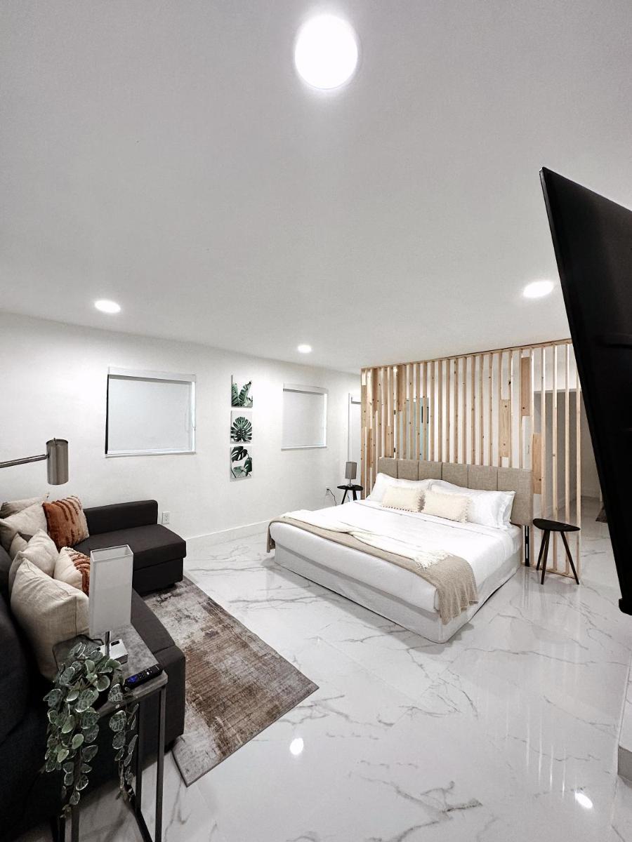 Suitetrails - NEW Comfy and Modern House near Miami Airport