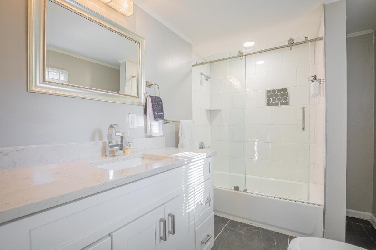 Classic City Apartment - Housity