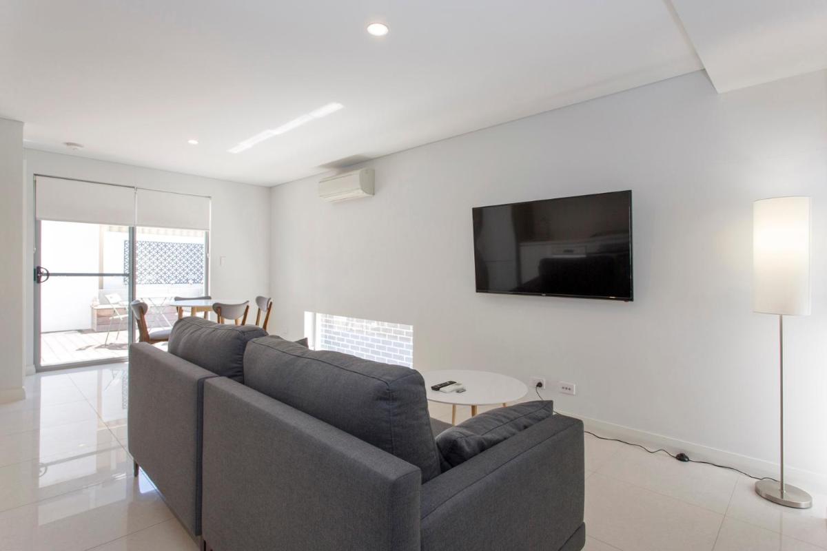 Suitetrails - Stirling Apartment 1- Modern Central Apartment