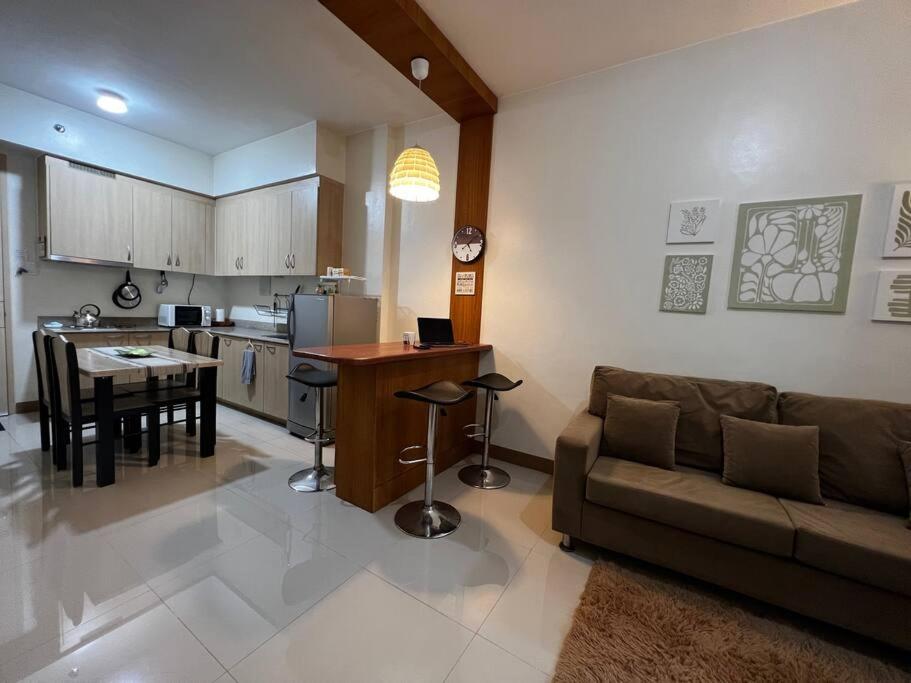 Just Perfect for Your Family & Friends - Housity
