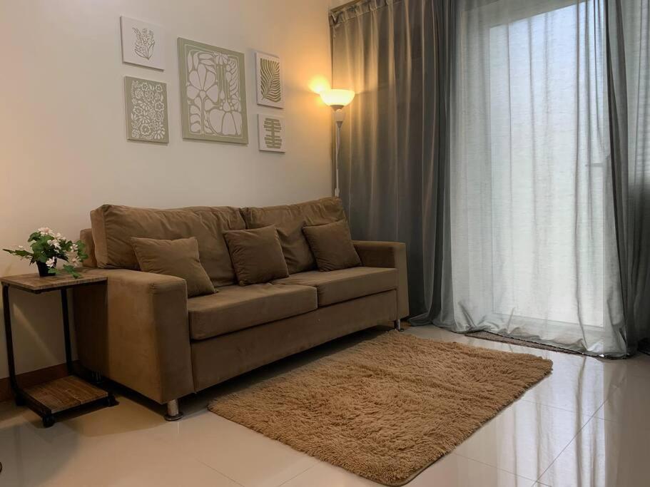 Just Perfect for Your Family & Friends - Housity