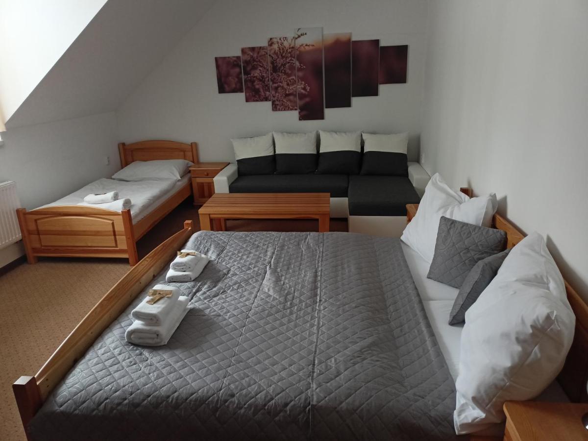 Penzion Ameryka - Housity