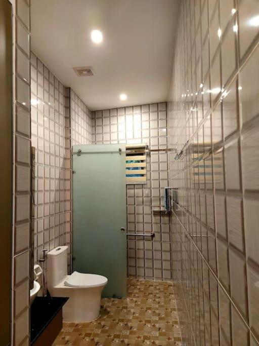 ShaChi: Charming Beach Front Dependance With Jacuzzi - Housity