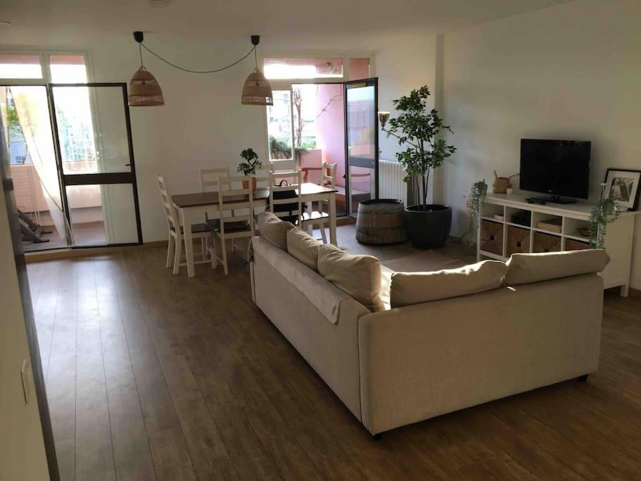 Suitetrails - FLC 3 rooms -max 10 guests - Gare St Charles 1,5km Hyper Center