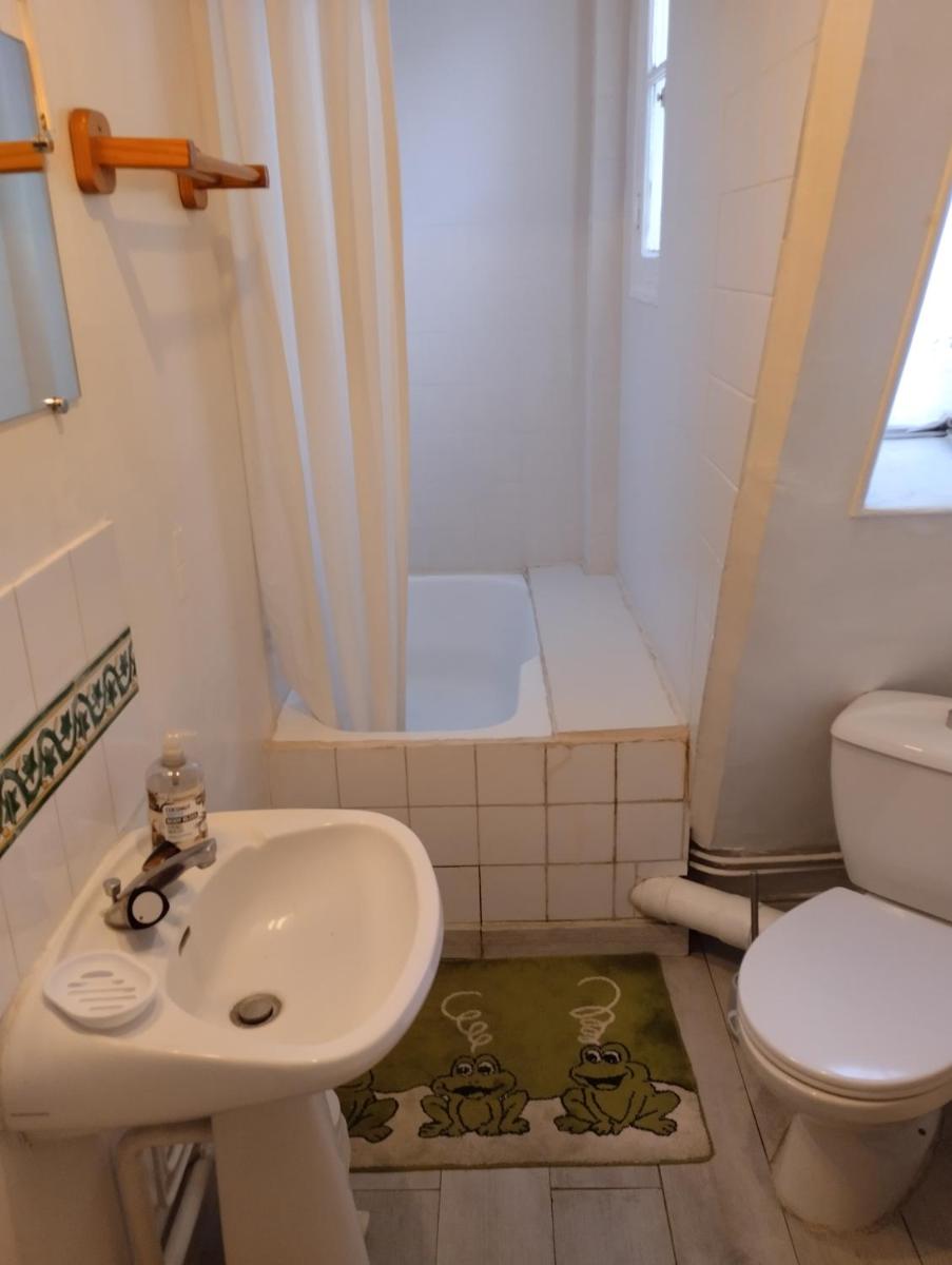F1 cosy Montmartre avec balcon - Housity