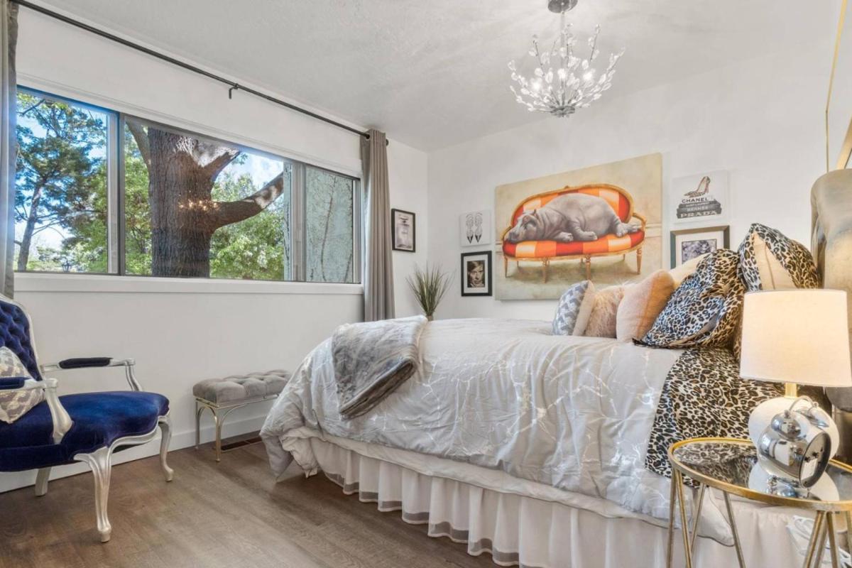 Camelot Crib - Housity