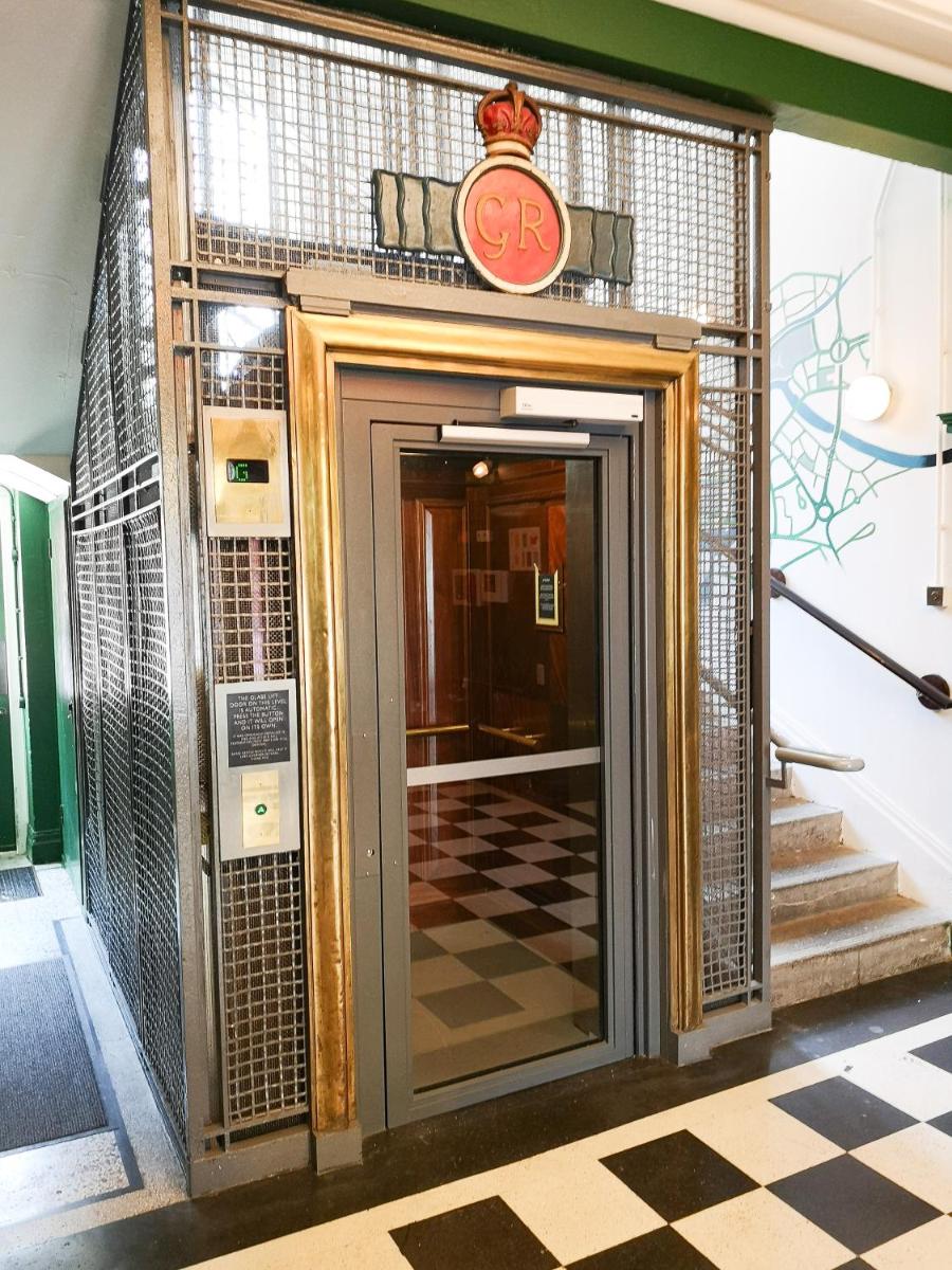 The Bristol Wing - Housity