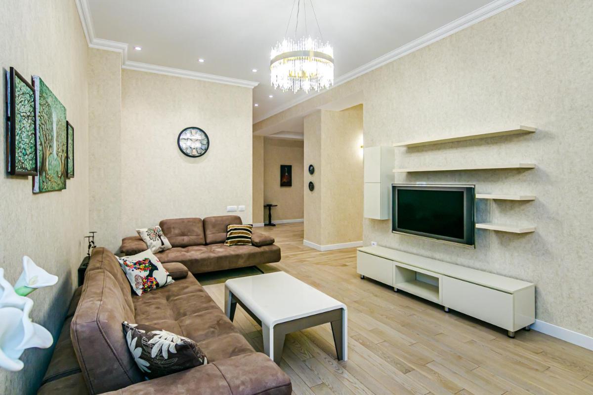 Luxury House in Nizami Street - Housity
