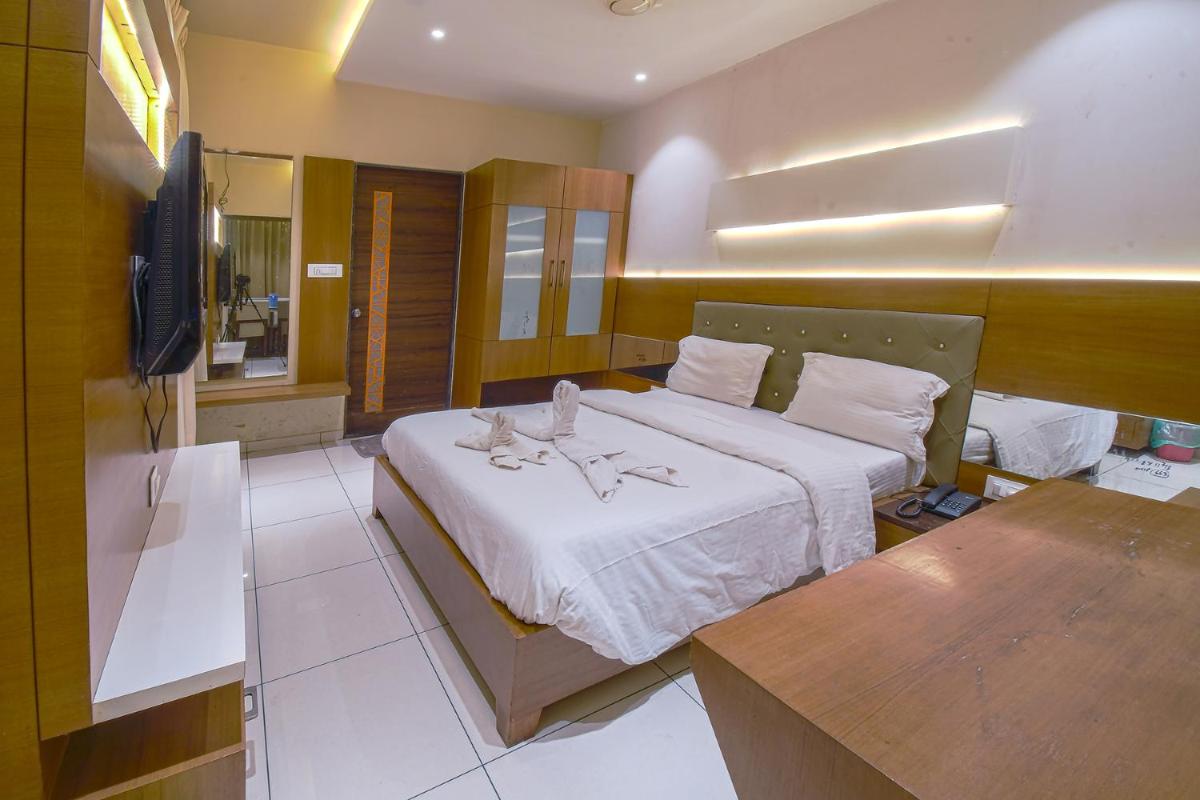 Hotel Ravikiran - Housity