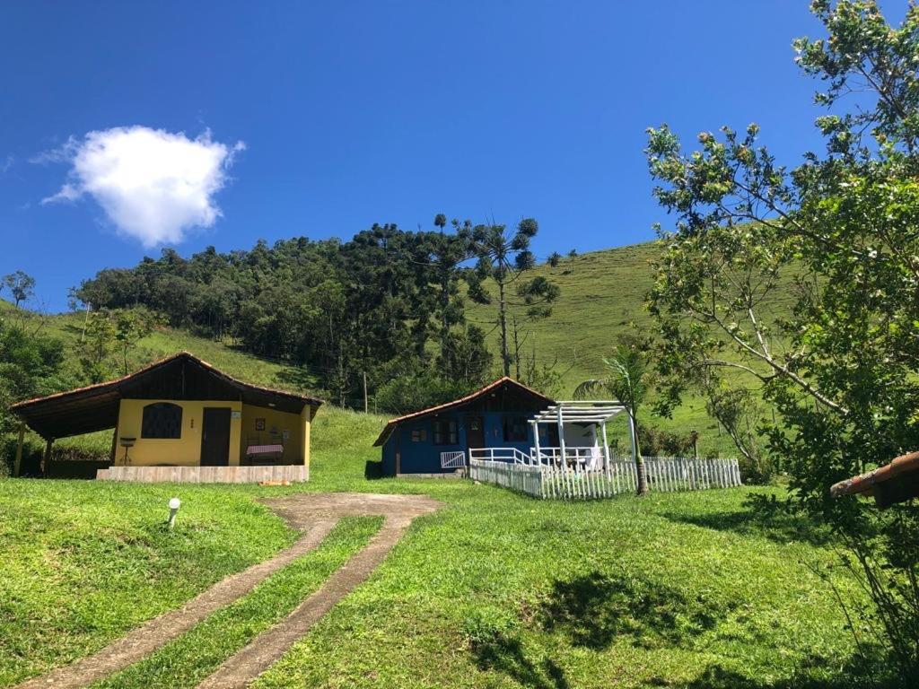 Chalé jeito de roça na Pedra Selada - Housity