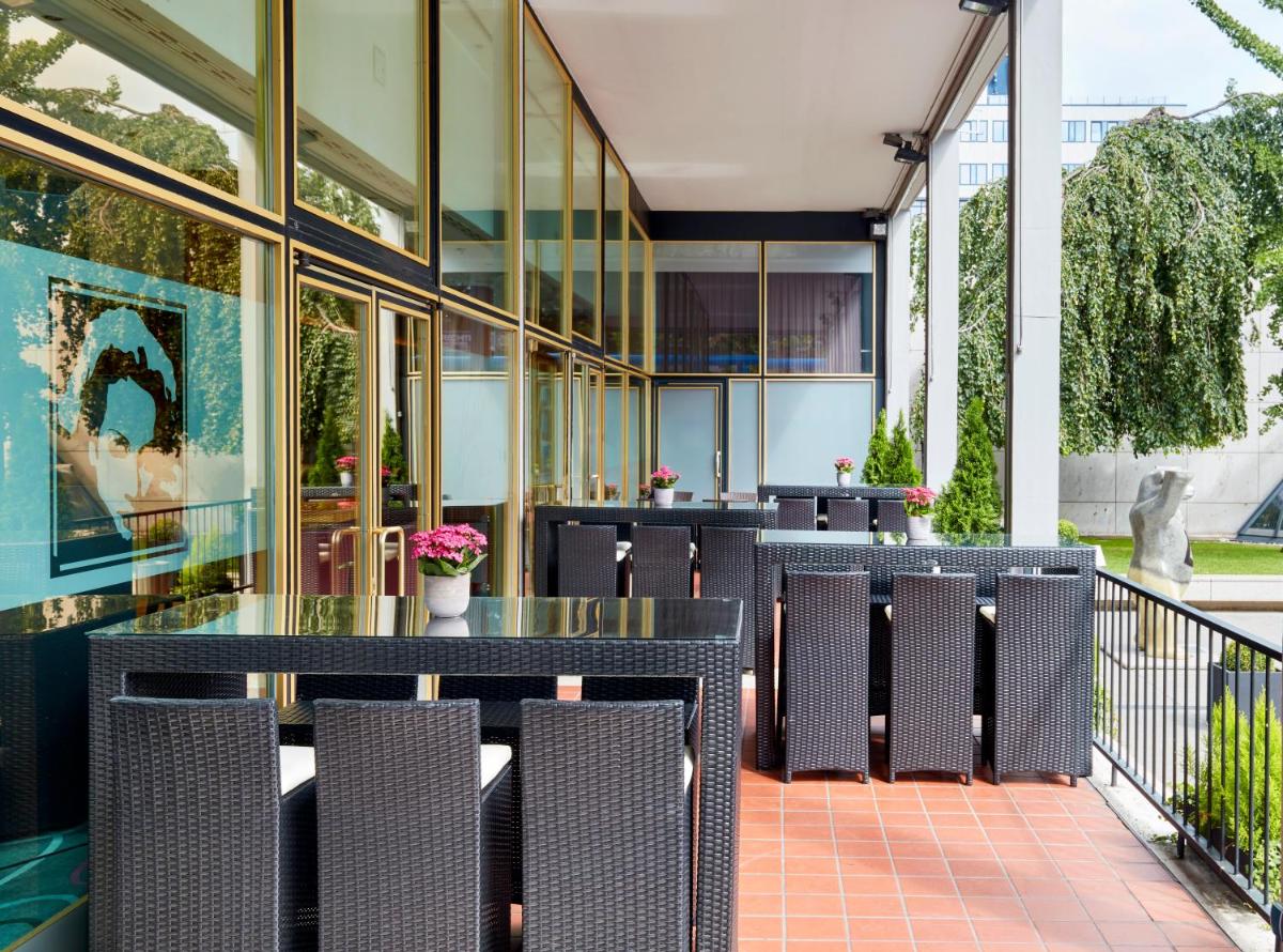 Ein Sitzbereich in der Unterkunft InterContinental Berlin by IHG