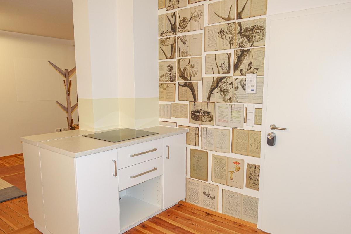 Suitetrails - LUXOMES: Design Apartment - Near Airport