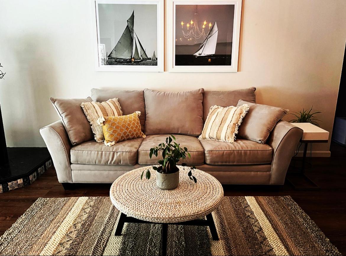 Mountain getaway firepit in house massage by appt - Housity