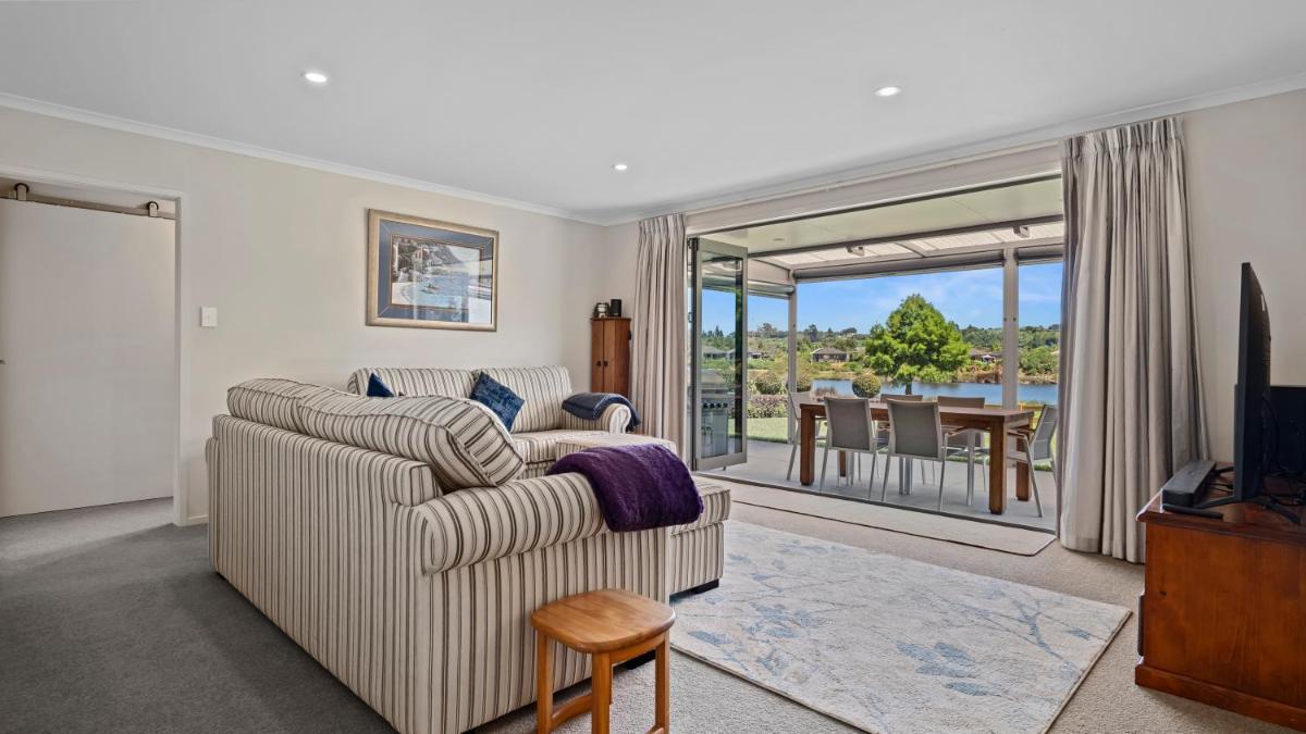 Suitetrails - The Lakehouse - Tauranga Holiday Home