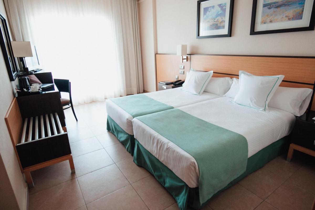 Cama o camas de una habitación en Poseidon La Manga Hotel & Spa - Designed for Adults