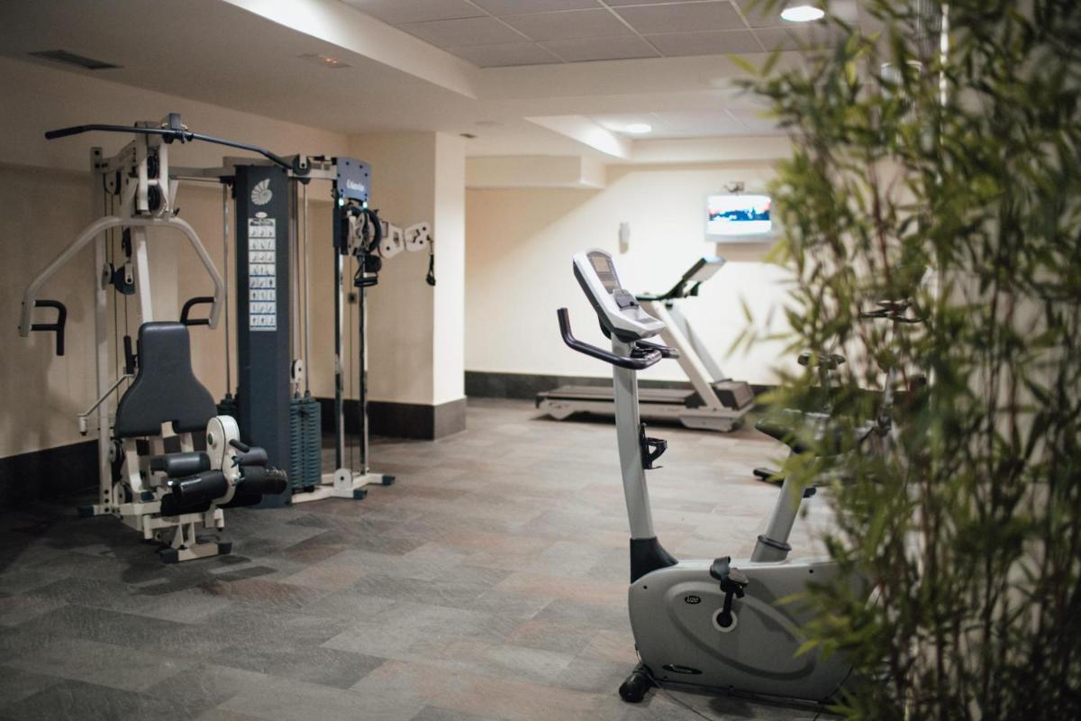 Gimnasio o instalaciones de fitness de Poseidon La Manga Hotel & Spa - Designed for Adults