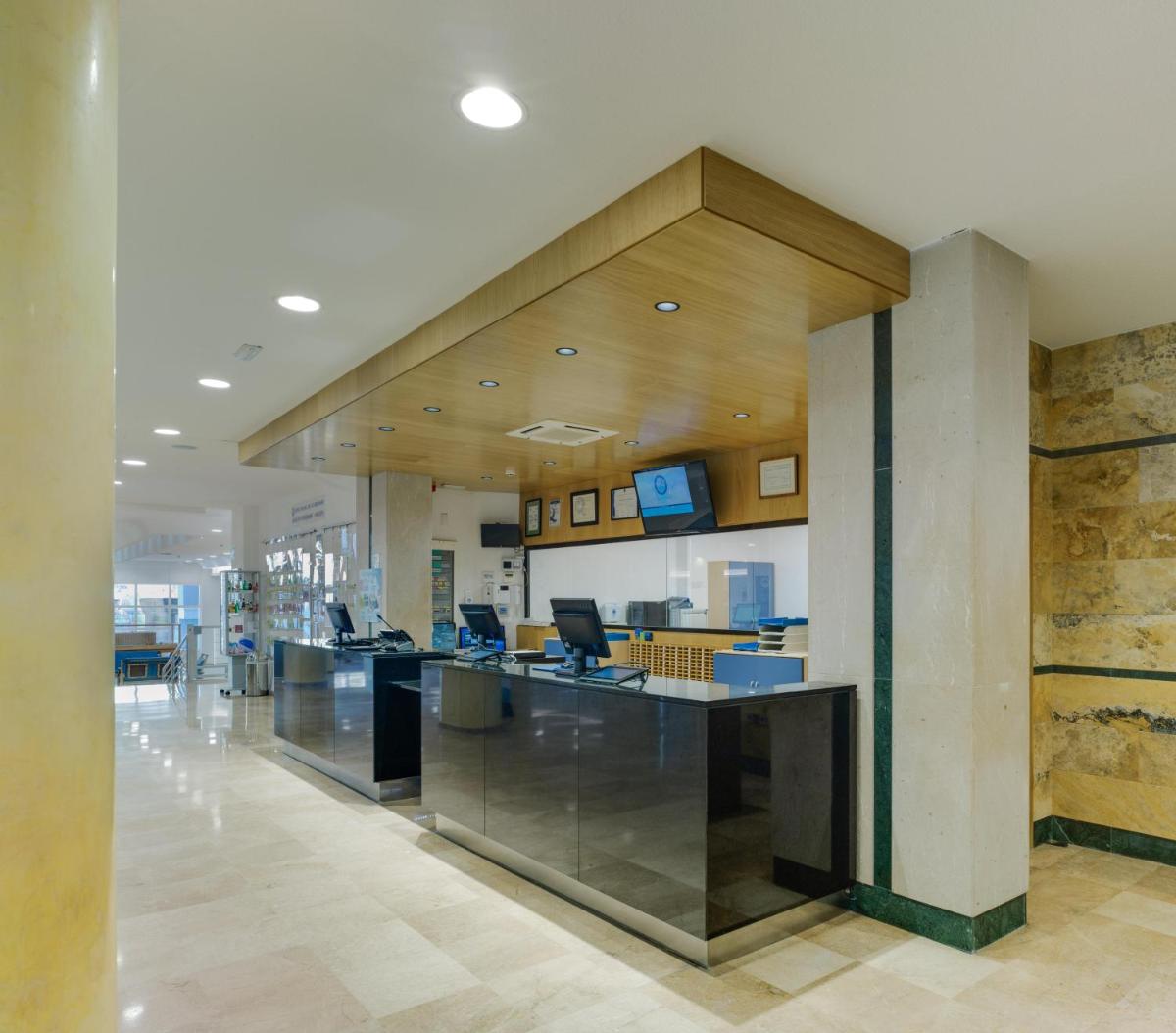 El vestíbulo o zona de recepción de Hotel Playas de Guardamar