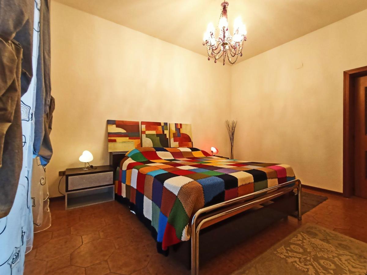 Hexagon House - Housity