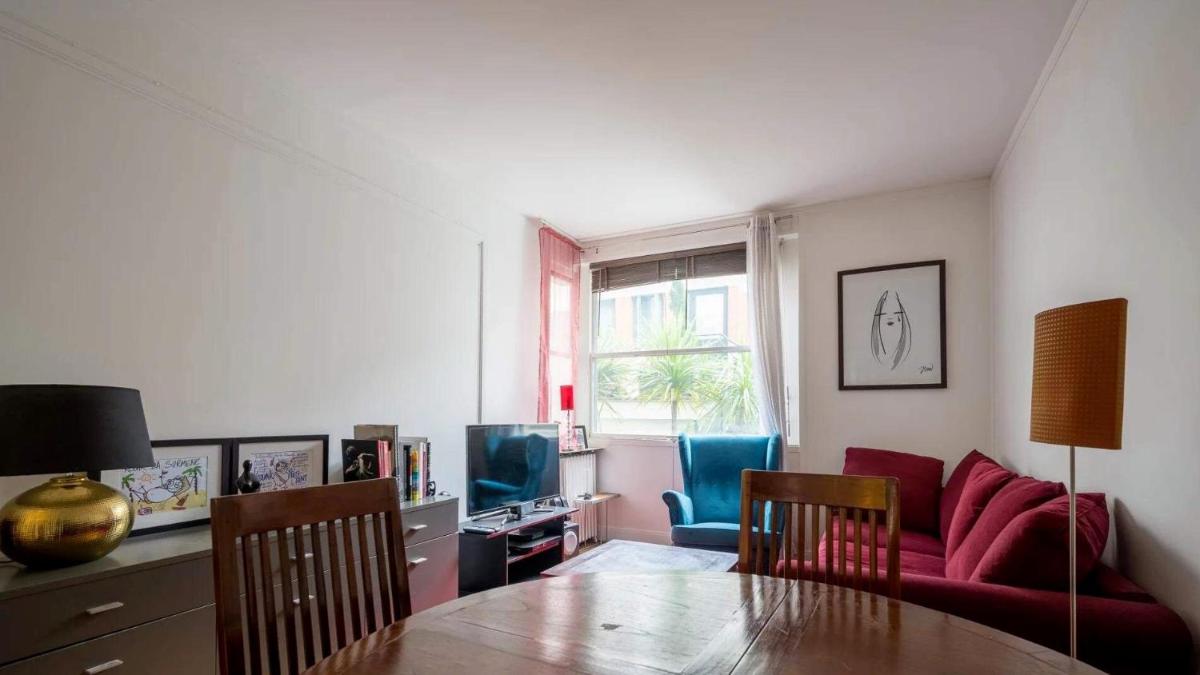 Neuilly-Sur-Seine f2 en rez de chaussée - Housity
