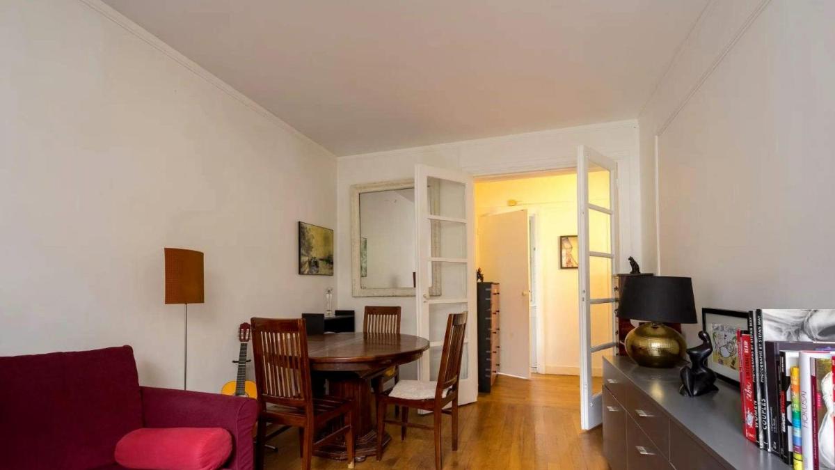 Neuilly-Sur-Seine f2 en rez de chaussée - Housity
